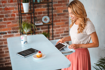 Biurko elektryczne szklane biały MIKUNI, 114x58 cm